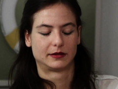 Bruinharig, Naakte man aangeklede vrouw, Dominante vrouw, Fetisj, Handbeurt, Hd, Interraciaal