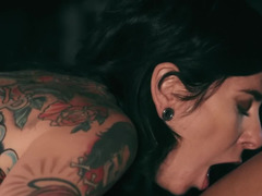 Stellung 69, Schwarz, Auto, Fingern, Interrassisch, Lesbisch, Milf, Titten