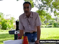 RealityKings - Jade Amber Has some Sneaky Sex on a Park Bench