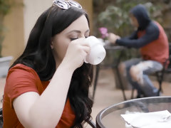 茶髪の, イく瞬間, イマラチオ, 指いじり, 人妻の, 旦那, なめる, ティーン