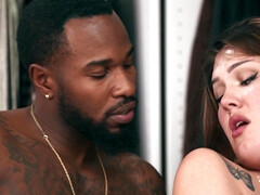 Anal, Mamada, Sexo duro, Interracial, Desnudo, Oficina, Tatuaje, Mojado