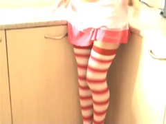 18 ans, Derrière les coulisses, Petite femme, Maigrichonne, Chaussettes, Sperme, Dénudage, Nénés