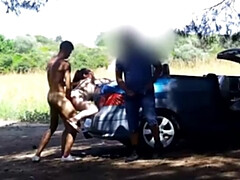 Tetas grandes, Mamada, Morena, Coche, Corridas, Al aire libre, Público, Español