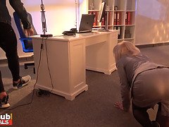 Большой член, Блондинки, Минет, Милф, Мамочка, Натуральные сиськи, Кричащие, Чулки