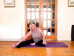 Grote kont, Grote mammen, Blond, Masturbatie, Rijpe lesbienne