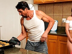 ブロンド, バック, 毛深い, 手コキする, キッチン, なめる, 自然山雀, オマンコ