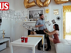 Grosser arsch, Blasen, Braunhaarige, Handjob, Hd, Lecken, Party, Nass