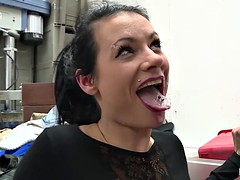 Anal, Sucer une bite, Brunette brune, Faciale, Allemand, Masturbation, Piercing, Tatouage