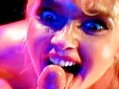 Grote kont, Grote mammen, Gebondenheid, Sperma in mond, Fetisj, Handbeurt, Moeder die ik wil neuken, Geschoren