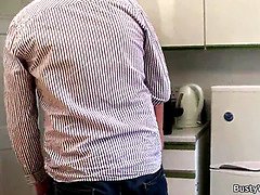 ぽっちゃり, デカ尻, デカパイ, ブロンド, 巨乳な, デブ, Hd, キッチン