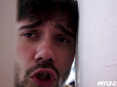 Sucer une bite, Plantureuse, Tromperie, Tir de sperme, Faciale, Maman, Nénés, Épouse