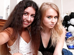 Жопа, Большая жопа, Минет, Брюнетки, Собачьи, Две девушки, Втроем, Сиськи