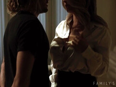 Sucer une bite, En levrette, Bâillonner, Hard, Chatte, Jupe, Fessée, Nénés