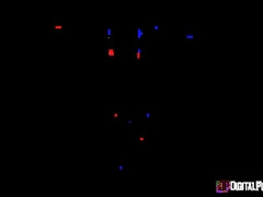 Бикини, Мамочка, Бассейн