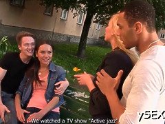 Europäisch, Gruppensex, Gruppe, Hd, Natürlichen titten, Orgie, Dürr, Schlucken