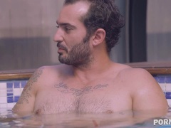 Cul, Brunette brune, Tir de sperme, Faciale, Chatte, Rasée, Tatouage, Nénés