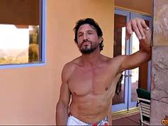 Lieveling, Grote lul, Pijpbeurt, Bruinharig, Sperma shot, Hardcore, Tieten likken