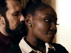 Américain, Gros cul, Gros seins, Sucer une bite, Conversation vulgaire, Noir ébène, Mère que j'aimerais baiser, Rugueux