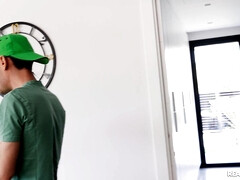 Amateur, Cul, Blonde, Plantureuse, Face assise, Bâillonner, Allemand, Maigrichonne