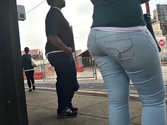 Толстушки, Подглядывание