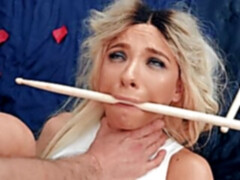 Grosse bite, En levrette, Européenne, Masturbation, Seins naturels, Petite femme, Voyeur, Mouillée
