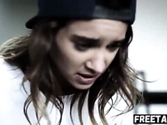 Sucer une bite, Frère, Mignonne, Famille, Hard, Chatte, Chevaucher, Suçant