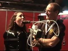 Entre bastidores, Culo grande, Tetas grandes, Amarrada, Látex, Madres para coger, Mamá, Spandex