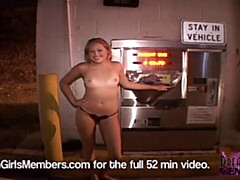 Enthousiasteling, Jonge meid, Universiteit, Vrouw, Flashing, Natuurlijke tieten, Openbaar, Alleen