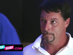 Gros cul, Sucer une bite, Tir de sperme, Le plan cul à quatre, Léchez, Chatte, Criant, Adolescente