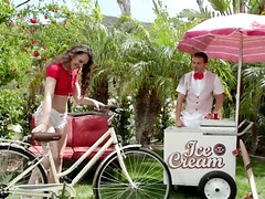 Nana, Sucer une bite, Doigter, Hard, Léchez, Naturelle, Seins naturels, Adolescente