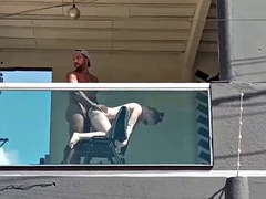 バイセクシャル, 黒人, ブロンド, フェラチオ, 捕まる, 中出し, ハードコア, 乳首