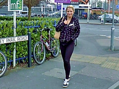 18 jaar, Enthousiasteling, Achter de coulissen, Blond, Brits, Auto, Hd, Zoenen