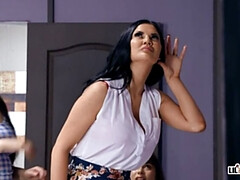 18 ans, Gros seins, Noire, Sucer une bite, Queue, Européenne, Branlette thaïlandaise, Tatouage