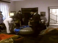 Anal, Sucer une bite, Brunette brune, Faciale, Doigter, Poilue, Chatte, Rétro ancien