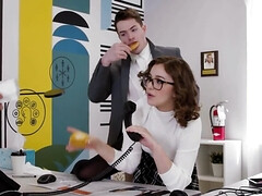 フェラチオ, 顔射, 淫乱熟女, オフィス, ティーン