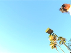 Fußfetisch, Massage, Masturbation, Orgasmus, Öffentlich, Solo, Spielzeuge, Unter dem rock