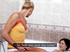 お尻, ブロンド, 茶髪の, 足, フェティッシュ, レズビアン, なめる, ティーン