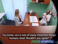 Leie, Blasen, Verrückt, Hardcore, Milf, Pov, Rasiert, Uniform