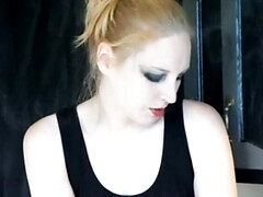 Enthousiasteling, Blond, Sperma shot, Hd, Keuken, Masturbatie, Roken, Tieten likken