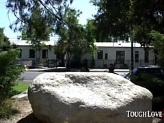 Grosser schwanz, Blasen, Besamung, Schwarz, Hardcore, Zierlich, Rasiert, Titten