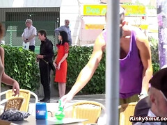 Amarrada, Morena, Europeo, Fetiche, Grupo, Al aire libre, Dolor, Público