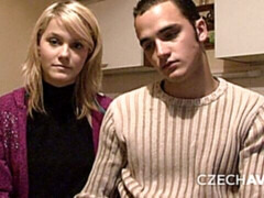 Enthousiasteling, Blond, Pijpbeurt, Huisgemaakt, Slipje, Geschoren, Strippen, Tieten likken