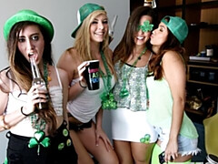 Dormitorio, Verga grande, Mamada, Estilo perrito, Tetas naturales, Fiesta, Adolescente, Tetas