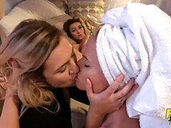 Arschlecken, Bad, Fingern, Hotel, Muschi, Dusche, Flotter dreier, Nass