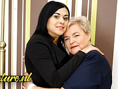 Lécher le cul, Gros cul, Gros seins, Mamie, Lesbienne, Léchez, Seins naturels, Chatte