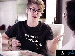 Grote kont, Grote mammen, Bruinharig, Gezichtzitten, Harig, Natuurlijke tieten, Kut duiken, Realiteit