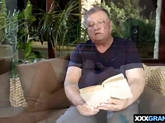 Mamada, Morena, Estilo perrito, Lamidas, Tetas naturales, Afeitado, Flaco, Tetas