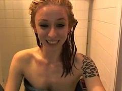 Tussi, Dildo, Fetisch, Reif, Öffentlich, Dusche, Solo, Spielzeuge