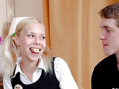 Grote lul, Blond, Pijpbeurt, Natuurlijke tieten, Klein, Mager, Tiener, Tieten likken