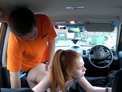 Enthousiasteling, Pijpbeurt, Auto, Hondjeshouding, Hd, Likken, Kut duiken, Roodharige vrouw